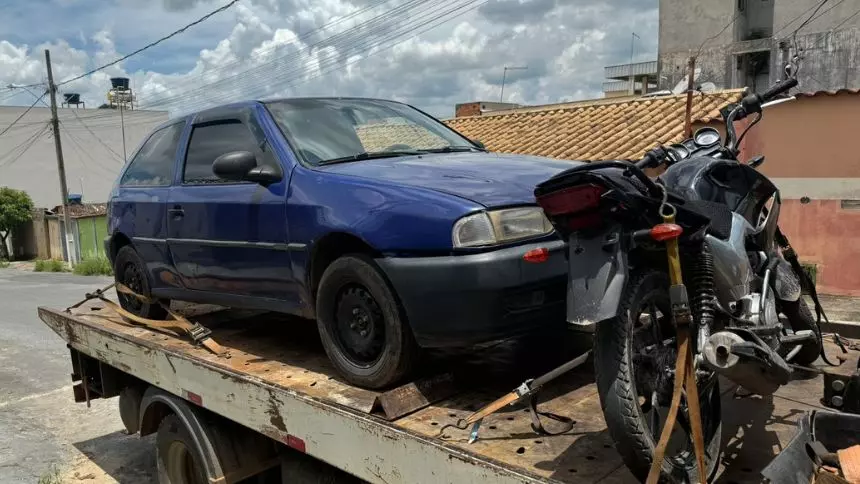 Trio é preso com moto furtada em Nova Serrana