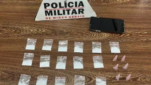 Homem é preso com papelotes e pinos de cocaína em Perdigão