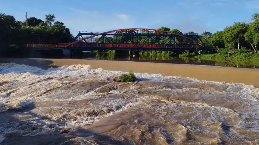 Divin&oacute;polis: Confira n&iacute;vel do Rio Itapecerica nesta ter&ccedil;a-feira (16)