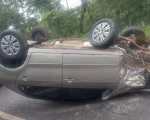 Um acidente na Rodovia MG-050, no km 111, em Carmo do Cajuru, deixou um condutor ferido na tarde desta segunda-feira (01).