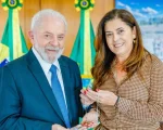 O presidente Luiz Inácio Lula da Silva se reuniu nesta quarta-feira (24) com a presidente do PT, Gleisi Hoffman, e a deputada Gleide Andrade para discutir sobre o país, o partido e as perspectivas para os municípios no ano de 2024.