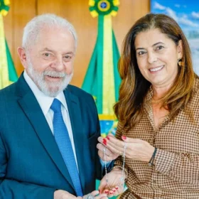 O presidente Luiz Inácio Lula da Silva se reuniu nesta quarta-feira (24) com a presidente do PT, Gleisi Hoffman, e a deputada Gleide Andrade para discutir sobre o país, o partido e as perspectivas para os municípios no ano de 2024.