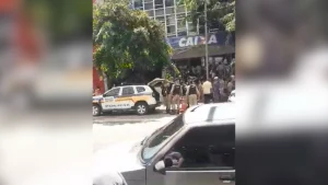 Na tarde desta segunda-feira (29) uma confus&atilde;o foi registrada por moradores na Avenida Primeiro de Junho, no Centro de Divin&oacute;polis.