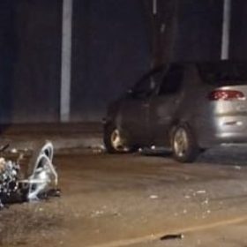 Divinópolis: Homem fica gravemente ferido após acidente entre carro e moto no Interlagos