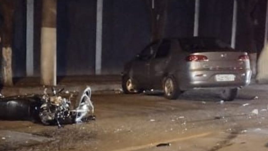Divinópolis: Homem fica gravemente ferido após acidente entre carro e moto no Interlagos