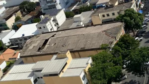 O desligamento do Cine Alhambra &eacute; um marco para a hist&oacute;ria cultural de Divin&oacute;polis. O cinema foi um importante espa&ccedil;o de lazer e cultura para a cidade. Com as chuvas de ver&atilde;o, houve relatos de que o telhado do Cine Alhambra estava caindo, podendo atrair focos de dengue nas proximidades.
