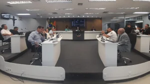 Projeto que aumentava cr&eacute;dito do prefeito para R$ 260 milh&otilde;es &eacute; retirado de pauta