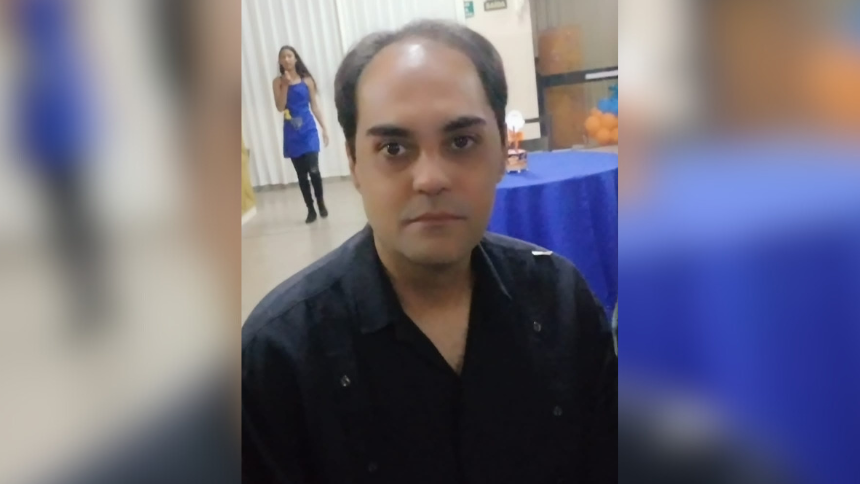 Rodrigo Tavares Ribeiro, de 45 anos, está desaparecido desde sábado (06/01) na cidade de Divinópolis. A família está em busca do homem, que tem esquizofrenia paranoica.