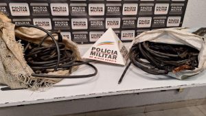 Homem &eacute; preso ap&oacute;s queimar fios de cobre furtados em Carmo do Cajuru