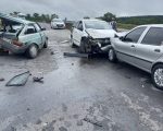 Acidente envolvendo quatro carros deixa trânsito lento na MG-050 em Divinópolis