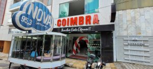 Estúdio móvel da rádio Nova Sertaneja esta AO VIVO direto da Auto Escola Coimbra