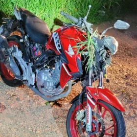 Perdigão: Homem morre após bater moto em árvore