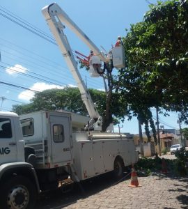 Cemig investe mais de R$ 13 milh&otilde;es na preven&ccedil;&atilde;o e manuten&ccedil;&atilde;o da rede de distribui&ccedil;&atilde;o de Uberl&acirc;ndia em 2023