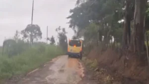 Divin&oacute;polis: Estrada de Tamboril &eacute; afetada pelas chuvas ap&oacute;s obra inacabada