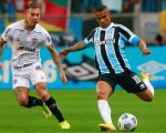 Cruzeiro abre negociações com Douglas Costa
