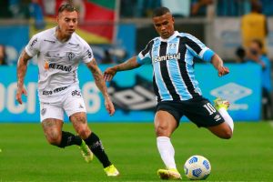 Cruzeiro abre negocia&ccedil;&otilde;es com Douglas Costa