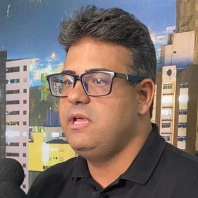 Divinópolis: Assessor de governo foi ameaçado por homens presos na Prefeitura