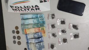 Homem é preso com maconha no Centro de Cláudio