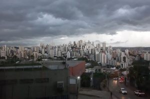 Defesa Civil alerta de possibilidade de tempestade com vendaval e chuva forte