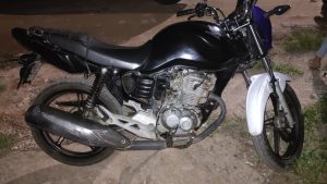 Dupla &eacute; presa por recepta&ccedil;&atilde;o no bairro Candid&eacute;s, em Divin&oacute;polis