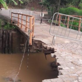 Itapecerica: Ponte é interditada com risco de queda