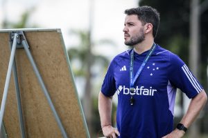 Larcamón vai se adaptando ao “jeitinho” brasileiro.