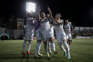Galo precisa equilibrar a gangorra do “perde-ganha”.