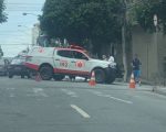 Motociclista fica ferida após colidir com carro no Centro de Divinópolis