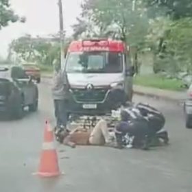 Motociclista fica ferido após acidente no bairro Manoel Valinhas, em Divinópolis