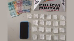 Homem &eacute; preso com coca&iacute;na no guarda-roupa em Cl&aacute;udio