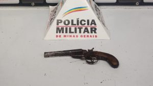 Adolescente de 17 anos &eacute; apreendido com garrucha em Divin&oacute;polis