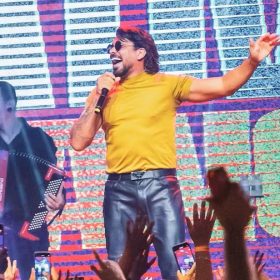 Quem é o cantor sertanejo preso em MG, suspeito de importunação sexual contra massagista
