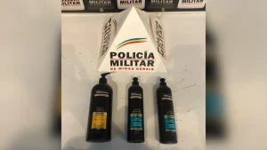 Um jovem de 19 anos foi preso em flagrante após furtar uma farmácia na manhã desta sexta-feira (09/02), na rua Pernambuco, no Centro de Divinópolis.