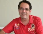 Morreu nesta terça-feira (13), aos 53 anos, o professor Reginaldo Silva. A causa da morte se deu em decorrência de um tumor descoberto no ano passado.