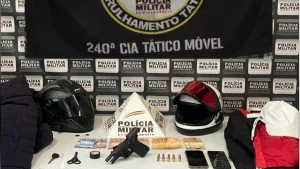 A Pol&iacute;cia Militar prendeu dois homens na manh&atilde; desta quinta-feira (15), em Cl&aacute;udio.