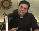 O padre Reginaldo Manzotti, durante programa na 'Tv Evangelizar', pediu para que os fiéis orassem para o evento 'Evangelizar é preciso Divinópolis' que acontecerá no dia 16 de março, às 12h.