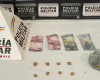 A Polícia Militar apreendeu drogas na tarde desta terça-feira (13), no bairro São João de Deus, em Divinópolis.