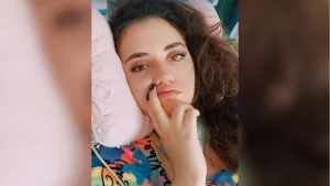 Polyana Matias, uma jovem que ficou acamada ap&oacute;s ter meningoencefalite em decorr&ecirc;ncia da dengue, em, 2019, est&aacute; pedindo fraldas como presente de anivers&aacute;rio de seus 20 anos.