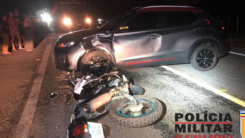 Um acidente na rodovia MG-050, no km 112, em Carmo do Cajuru, na noite de sexta-feira (09/02), deixou um motociclista gravemente ferido.