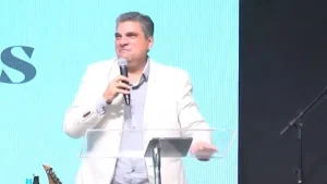 Pastor Samuel Villon, da Igreja Quadrangular, está no CTI após sofrer AVC
