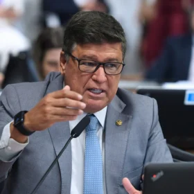 Aprovado na Comissão de Educação, nesta terça-feira (27), o projeto de lei (5636/2019), relatado pelo senador Carlos Viana (Podemos-MG), que cria o Dia da Amizade Brasil-Israel.