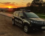 A Polícia Civil prendeu um homem de 31 anos, suspeito de estuprar a enteada de 11 anos em Arcos.