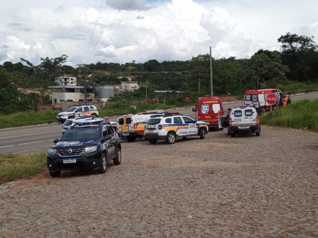 Uma mulher foi agredida na tarde desta quinta-feira (8), na BR-494, em Divinópolis. O caso aconteceu no trecho próximo ao bairro Santo André.