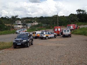Uma mulher foi agredida na tarde desta quinta-feira (8), na BR-494, em Divin&oacute;polis. O caso aconteceu no trecho pr&oacute;ximo ao bairro Santo Andr&eacute;.