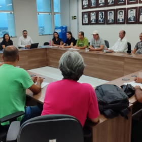 Reajuste dos servidores municipais de Divinópolis é definido em reunião