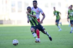 Gavi&atilde;o e Coelho querem o primeiro lugar. Tombense x Am&eacute;rica. A Minas FM acompanha.