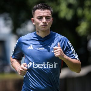 Cruzeiro anuncia &Aacute;lvaro Barreal