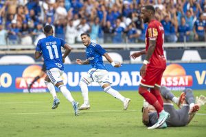 Cruzeiro joga bem e volta à final do Mineiro.