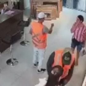 Dupla assalta loja de celulares em Santo Antônio do Monte