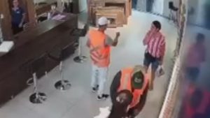 Dupla assalta loja de celulares em Santo Antônio do Monte